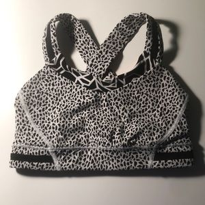 Lululemon black and white sports bra